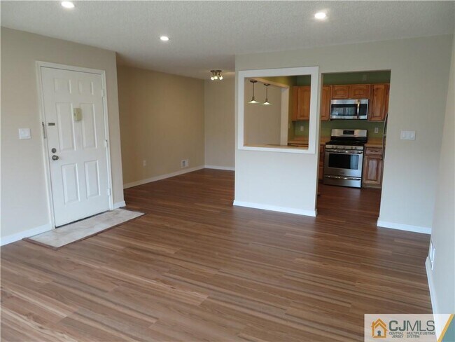 Photo - 492 Danbury Ln Unit 492