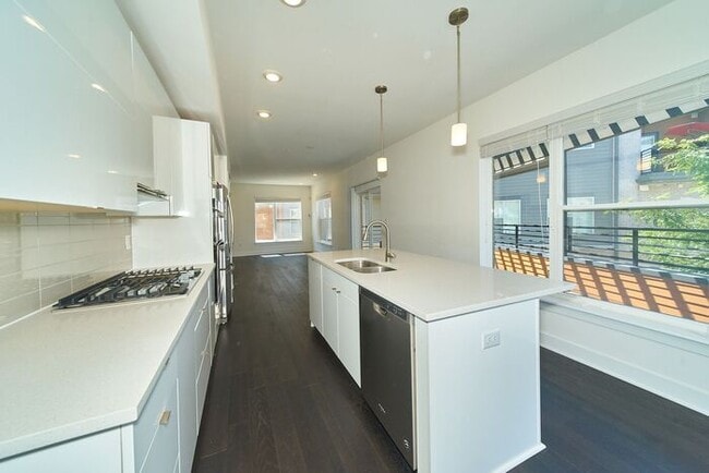 Photo - Sweet 2 Bed 2 Full Bath Downtown Indy Condo with Balcony Views!