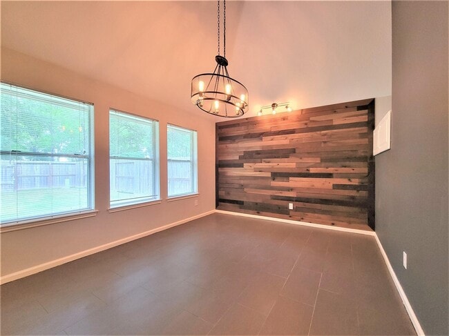 Photo - 5303 Hill Timbers Dr