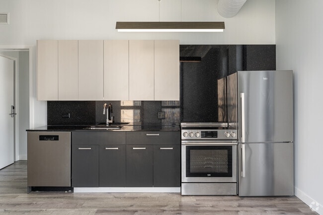 3BR, 3BA - 1,200SF