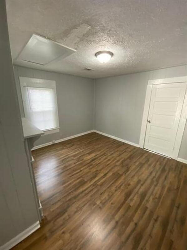 Photo - 110 W Mitchell St