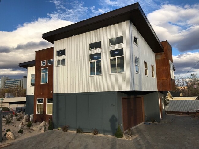 Exterior - 414 Kirman Ave. Unit B