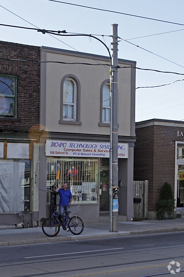 Photo - 1098 Bathurst Street