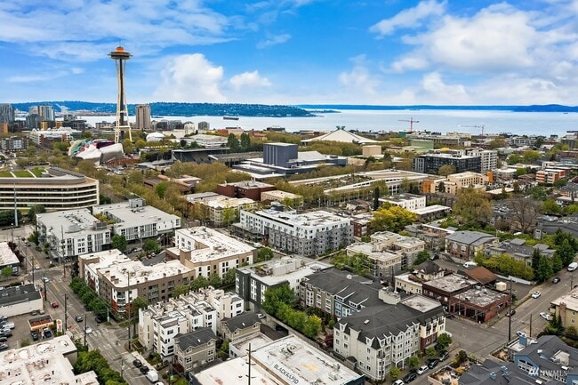 Photo - Bright Studio in Queen Anne!