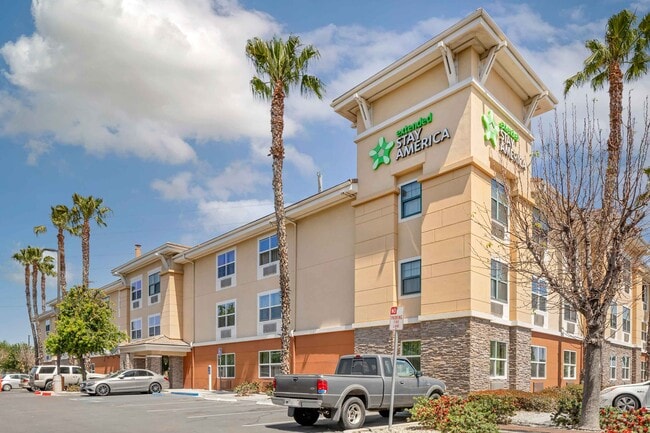 Furnished Studio-Los Angeles - Chino Valley