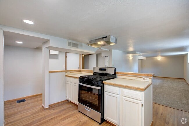 Building Photo - 1517 Harrison Rental