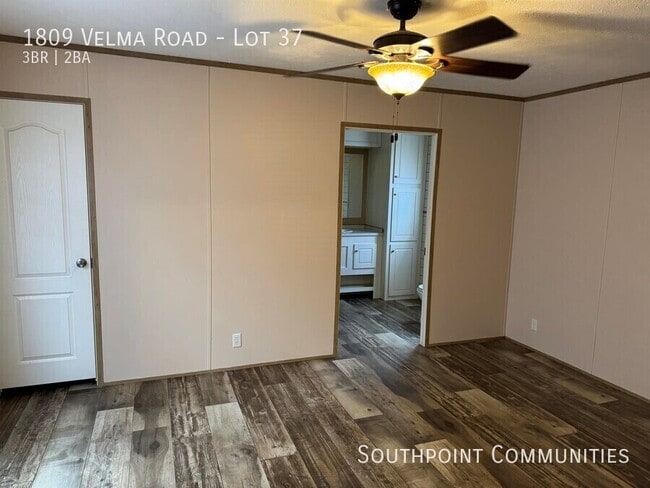 Photo - 1809 Velma Rd