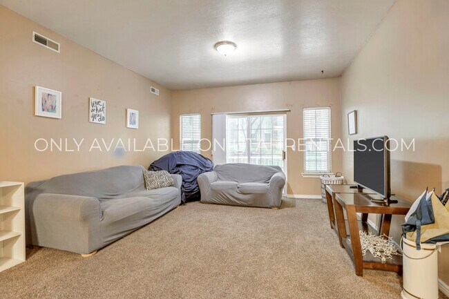 Photo - 455 Belmont Pl