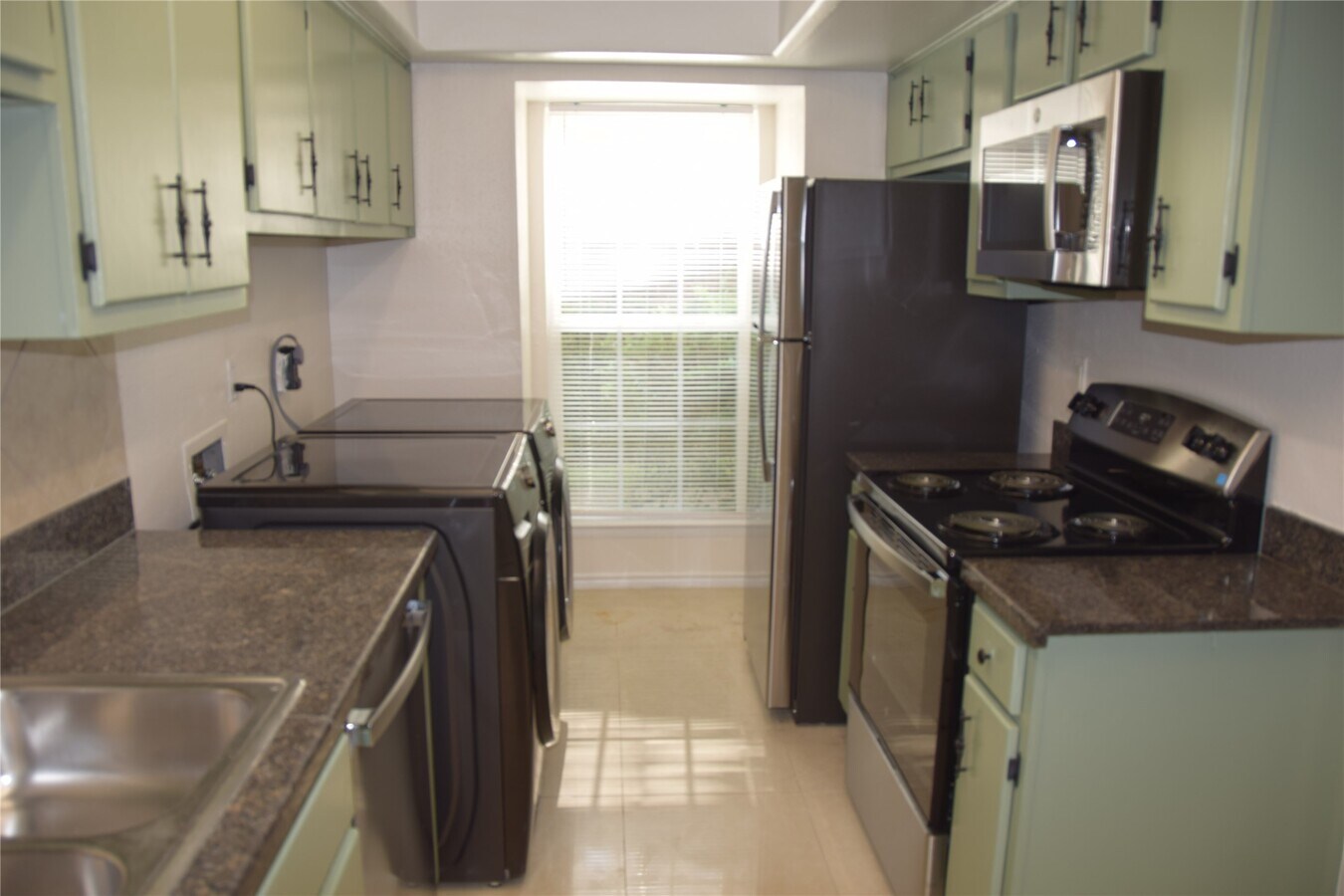 Photo - 7827 Leonora St