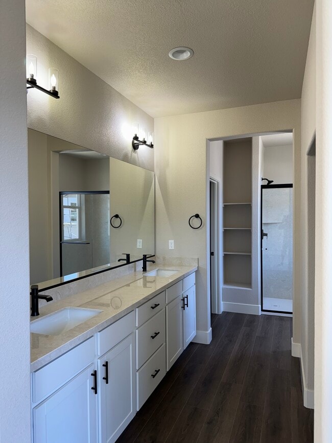 Photo - 324 Cattail Cir