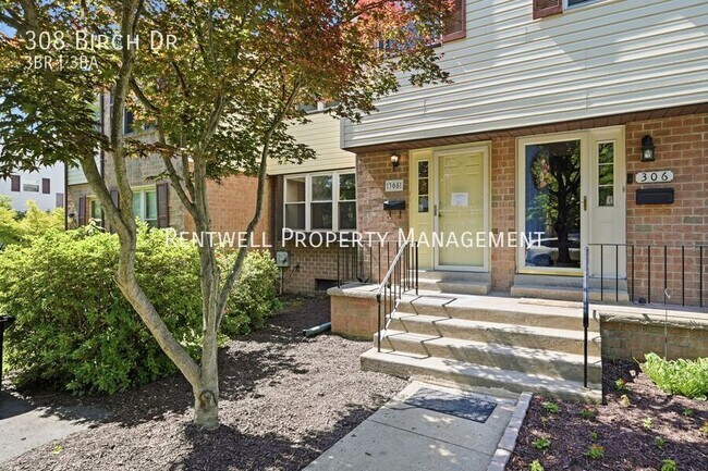 Photo - 308 Birch Dr