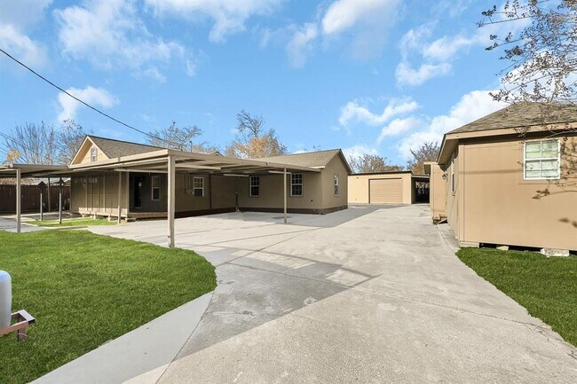 Photo - 4401 Darwin Rd