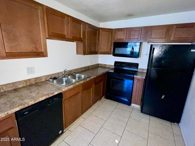 Photo - 2417 West Campbell Ave Unit 104