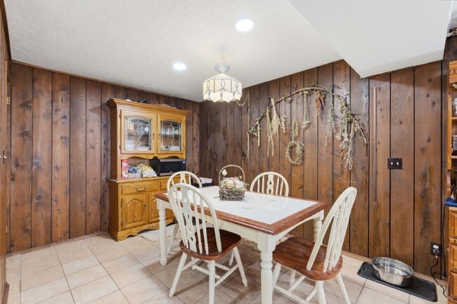 Photo - 4050 Taylor Ave Unit B