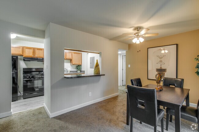 1BR, 1BA - 774SF
