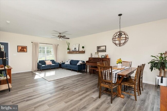 Photo - 321 Whispering Echos Dr