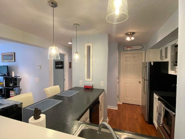 30 Wolf Rd