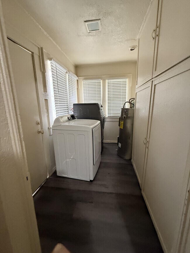 Photo - 1206 W 4th St