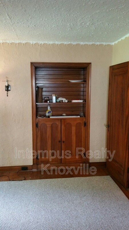 Photo - 2103 Fairmont Blvd