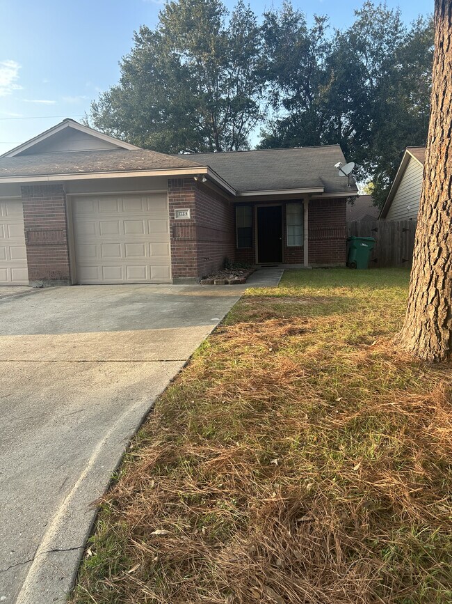 Photo - 1723 Hazelwood St Townhome