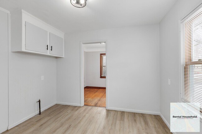 Photo - ~ 3 BEDROOM 1 BATH BUNGALOW SECURTIY DEPOSIT SPECIAL ~$500