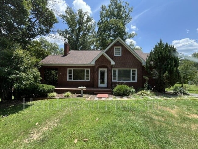 Building Photo - 1631 Maple Ave