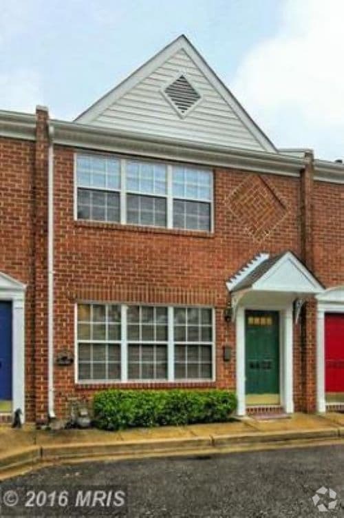 Building Photo - 4422 S Four Mile Run Dr Unit townhouse
