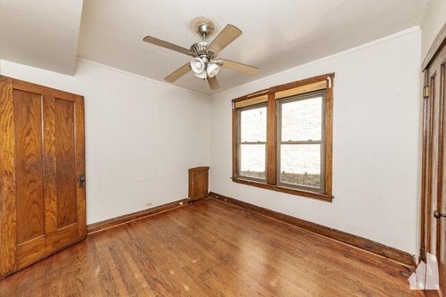 2 bedroom in Chicago IL 60647 - 2 bedroom in Chicago IL 60647 Unidad 2E Rental