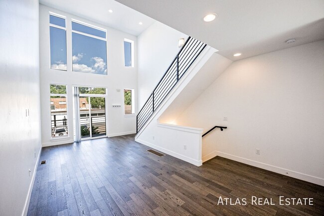 Building Photo - 2016 N Bryant St Unit 101