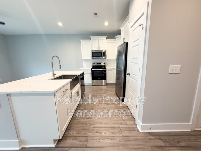 10 Slater Dr