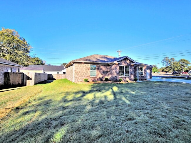 Photo - House for Rent - Hartselle - Brand New