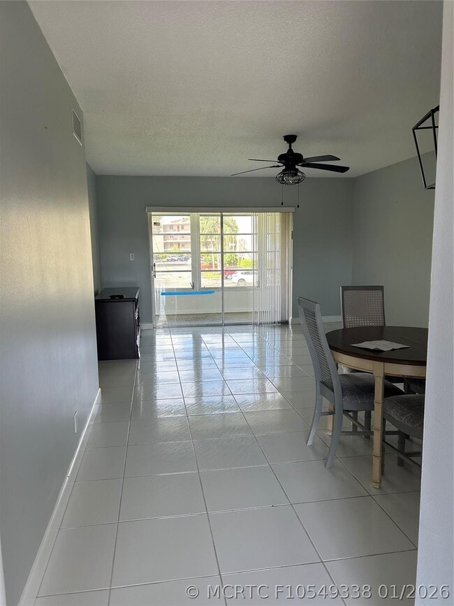 Photo - 31 Abbey Ln Unit 207