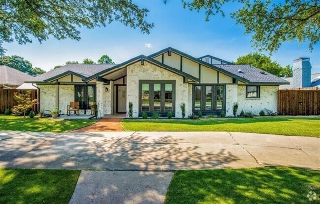 Building Photo - 3200 Dover Dr Rental