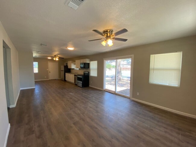 Photo - 3 Bed 2 Bath near Texas Tech Now Available!