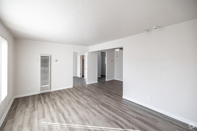 2BR, 1BA - 869SF - Living Room