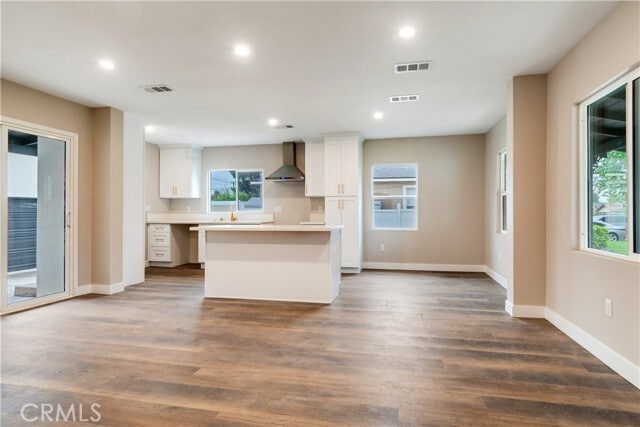 Building Photo - 3067 Genevieve St N Rental