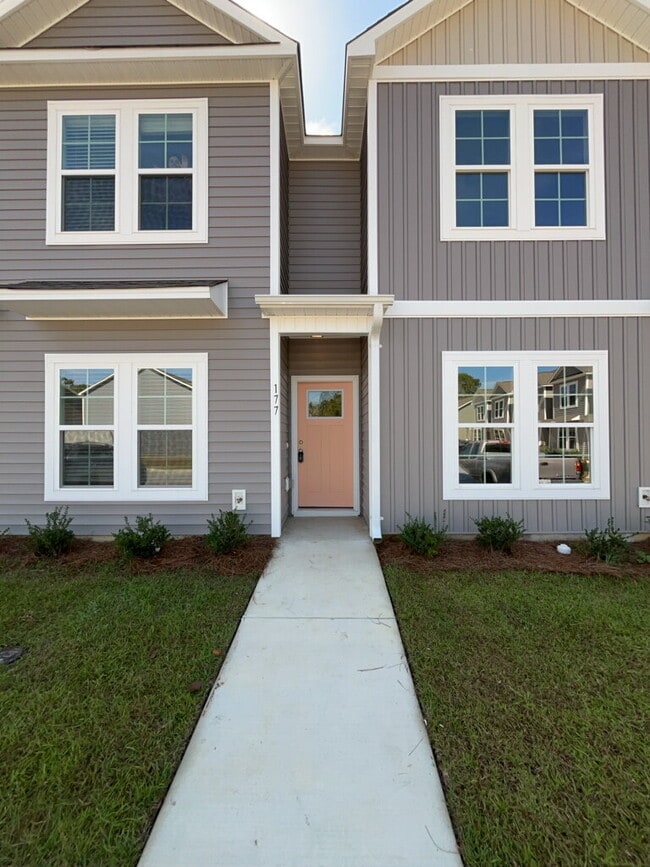 Building Photo - 177 Loren Rd