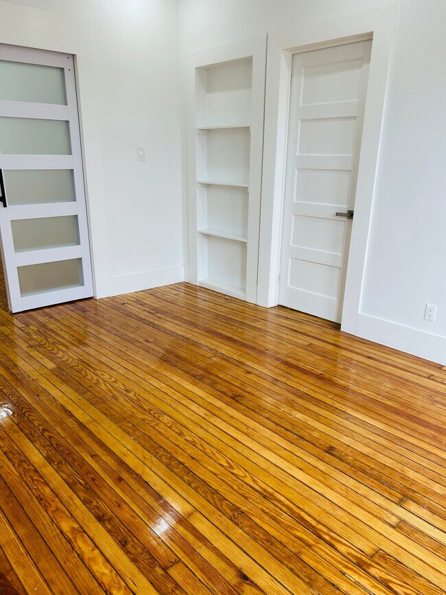 Photo - 150 E 32nd St Unit Apt.2