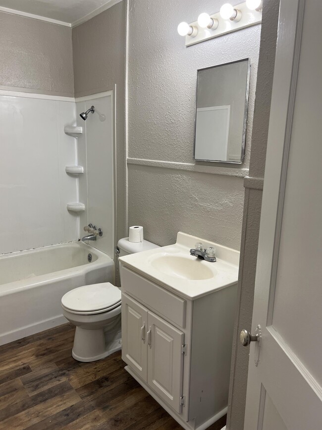 Photo - 2408 Stanton St