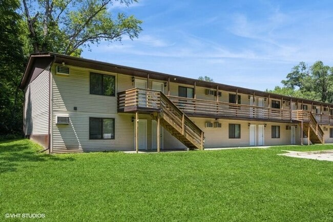 Building Photo - $995 | 2 Bedroom, 1 Bathroom APARTMENT | N...