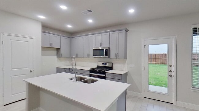 Photo - 415 Magellan Rd