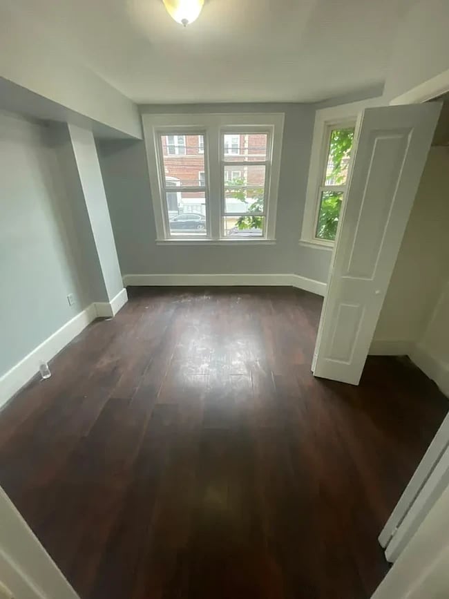 Building Photo - 380 Sanford Ave Unit 1