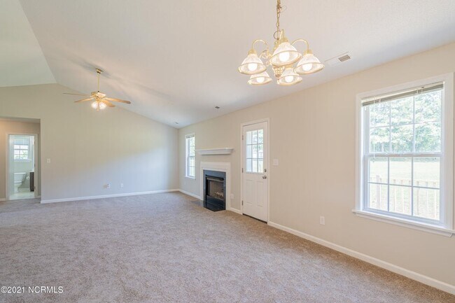 Photo - 210 Brookstone Way