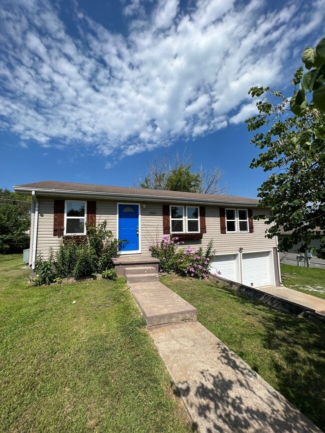 3 bedroom 2 bath home with bonus room in O... - 3 bedroom 2 bath home with bonus room in O...