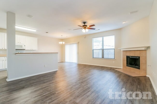 Photo - 716 Kentucky Derby Ln