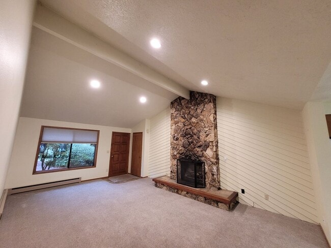 Photo - 5085 Kaufman Loop SE