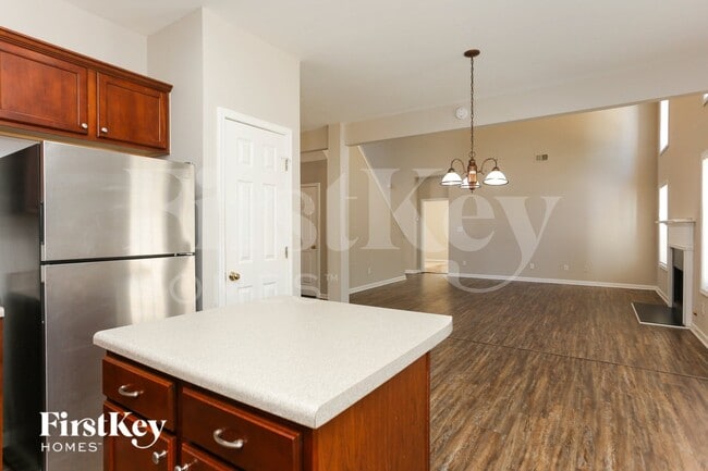 Photo - 964 Maple Leaf Dr