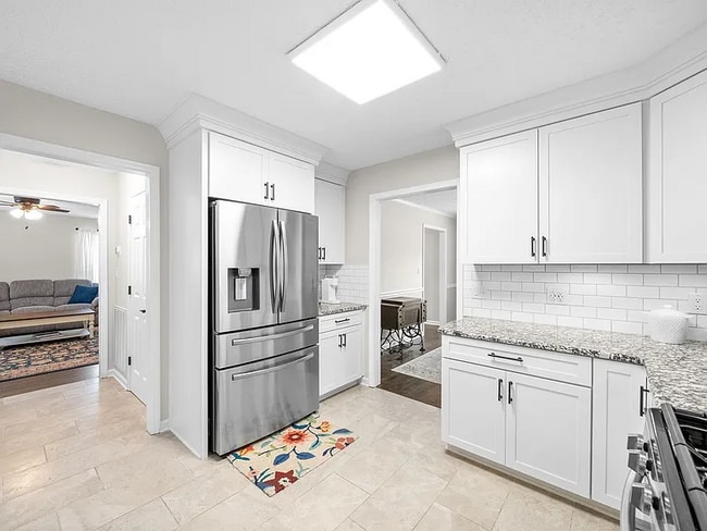 Photo - 331 Bayhill Dr