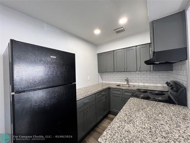 Photo - 5631 NW 15th St