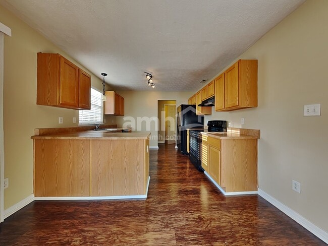 Photo - 2452 Featherston Ct